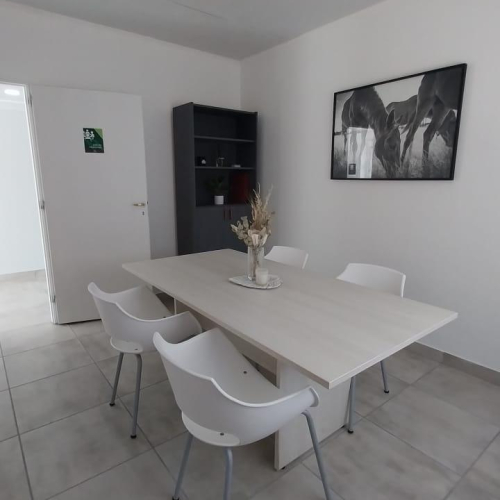 Inmobiliaria Los Pinares - Sala de reuniones